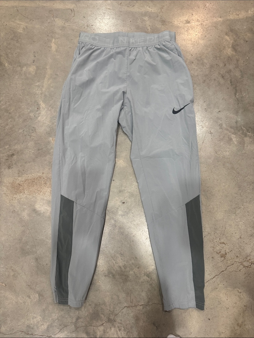 Nike Men’s Light Gray Joggers with Dark Gray Panels
